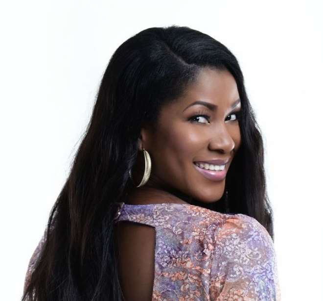 Stephanie Okereke Rocks Short Blonde Hair Picture