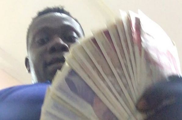 singer duncan mighty finds lost wallet with ward of inside singer duncan mighty finds lost wallet with ward of inside