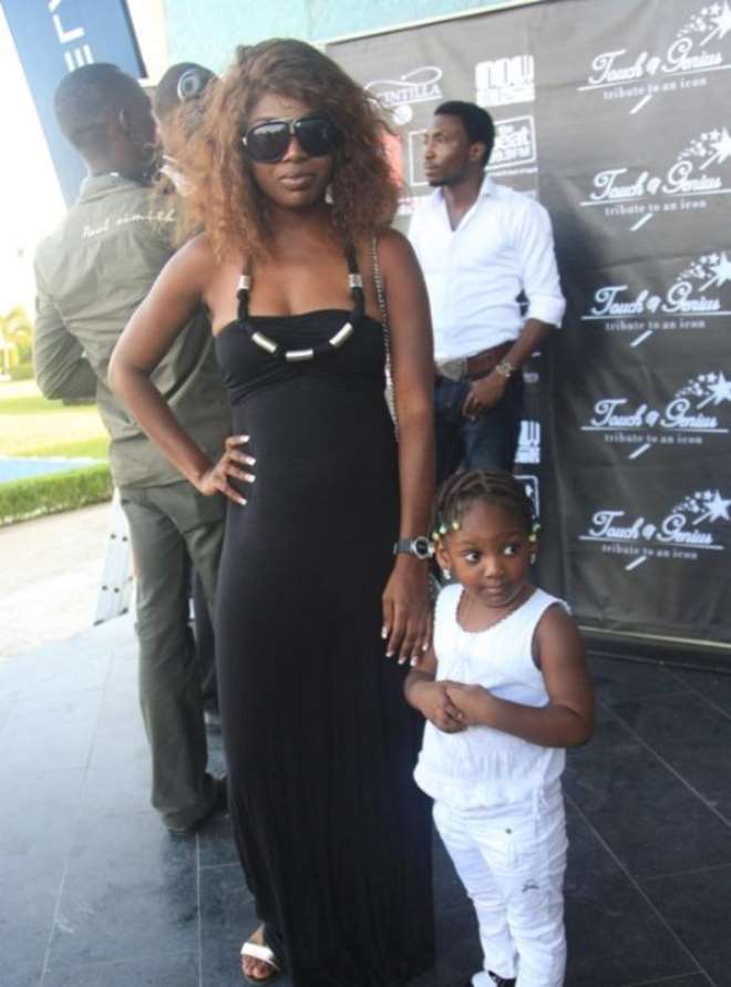 Annie Macaulay and her two-and –half years old daughter Isabella Uwana Idibia.