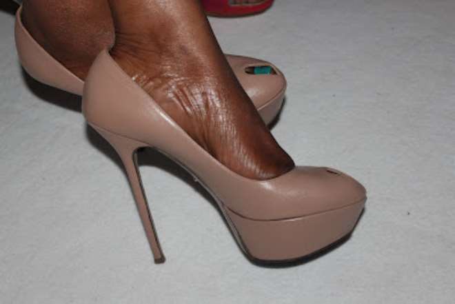 HER NUDE SHOES