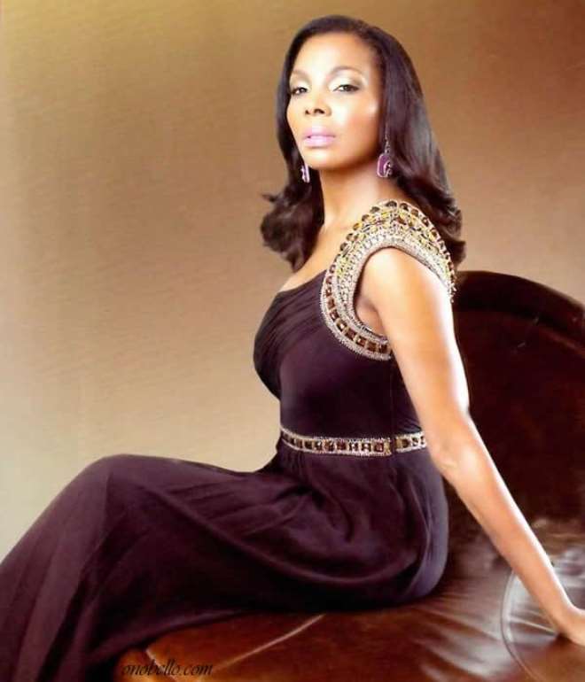EX-BEAUTY QUEEN AND STYLE ICON,NIKE OSHINOWO