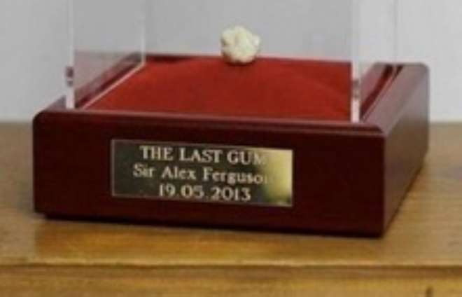 Sir Alex Ferguson’s last piece of chewing gum has reportedly sold for nearly £390,000, with all proceeds going to charity.