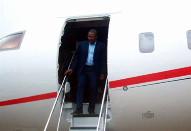 Dangote stepping out of his new Bombardier jet
