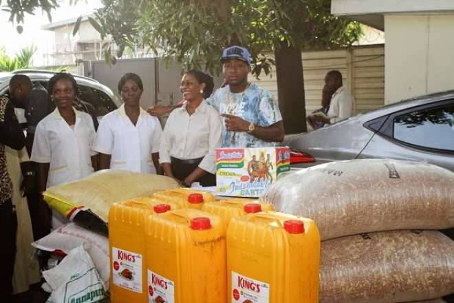 Birthday Boy, Davido Splashes Gifts On Lagos Primary School, Orphanages