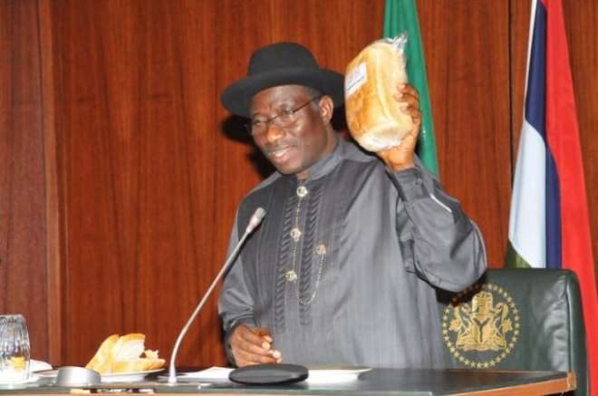 President Goodluck Jonathan with cassava bread