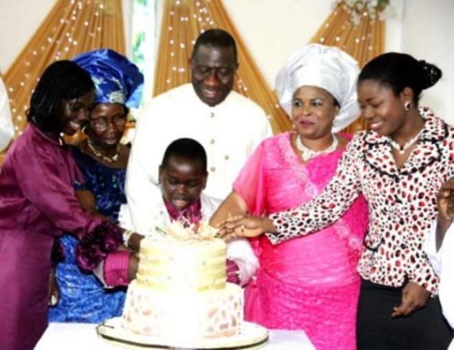 president Goodluck Jonathan and dame with children
