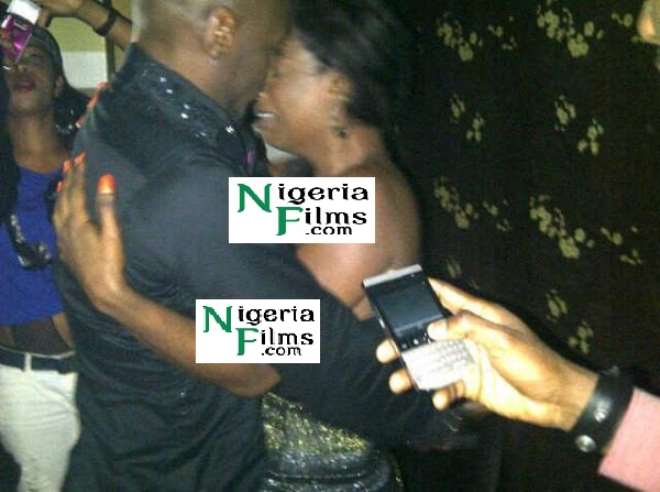 <b>2Face hugging Annie after proposing to her. Annie in tears</b>