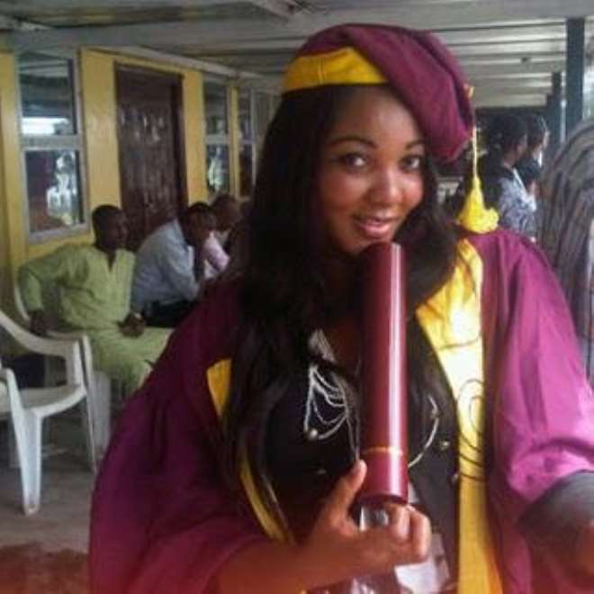 check out Uches graduating picture!..e no easy oooo!