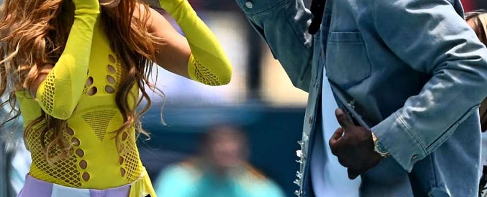 Burna Boy, Shakira Perform 2026 World Cup Official Song ‘dai Dai’ In Mexico