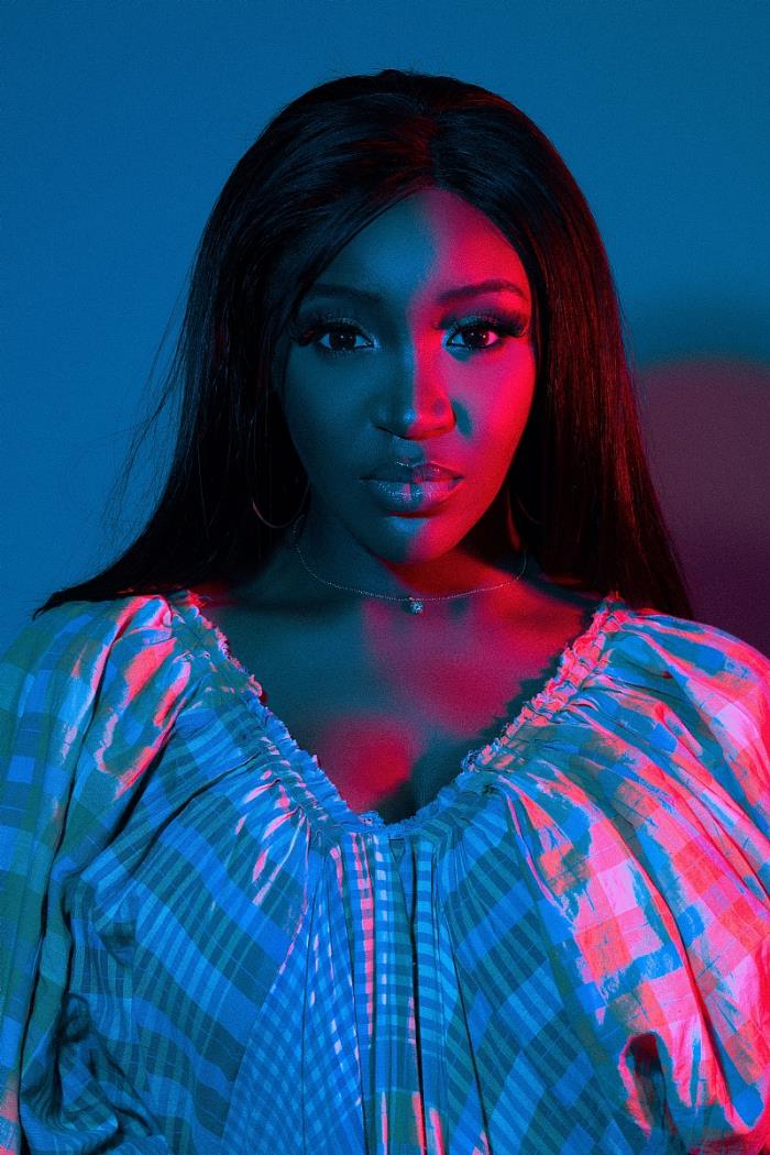 idia in aura magazine 5